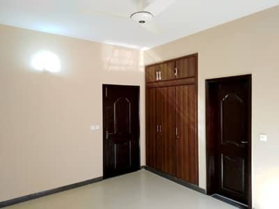A Spacious 2239 Square Feet Flat For Sale In Askari 5