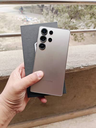 Samsung galaxy s25ultra 10month official warranty official pta Box