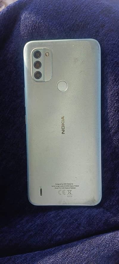 Nokia mobile available with box