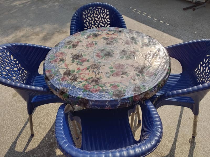 Plastic Dining set 0