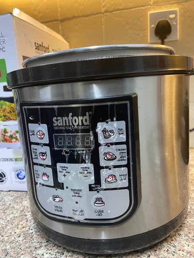 Sanford Electric Pot / Digital Pressure Cooker, 6L, 1000W