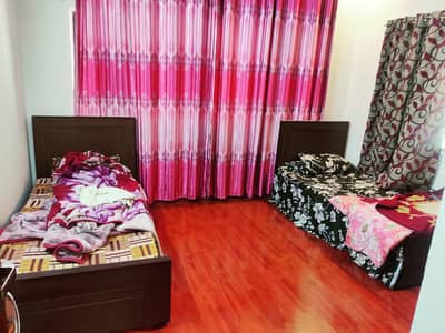 G 11/3 New pha flat for sale 3rd floor Man location fully Renvoted 3bed 2bath tvl kitchen