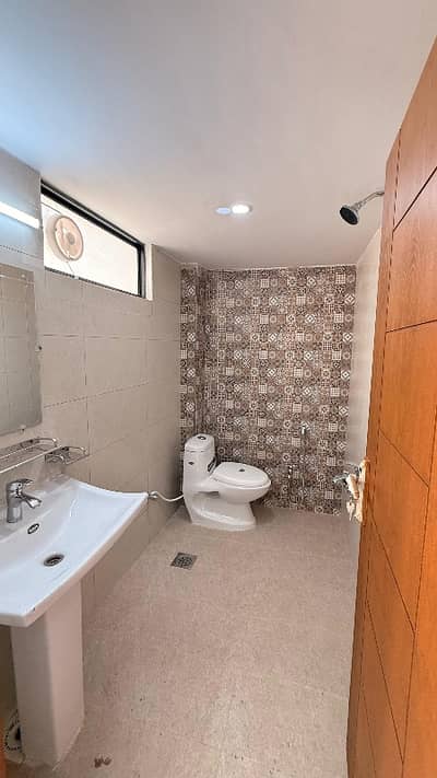 G-9 Upper Floor 35x70 Is For Rent