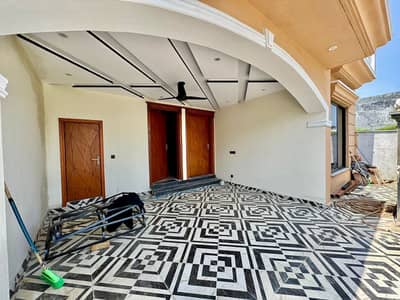 8 MARLA BRAND NEW HOUSE FOR SALE IN A BLOCK FT