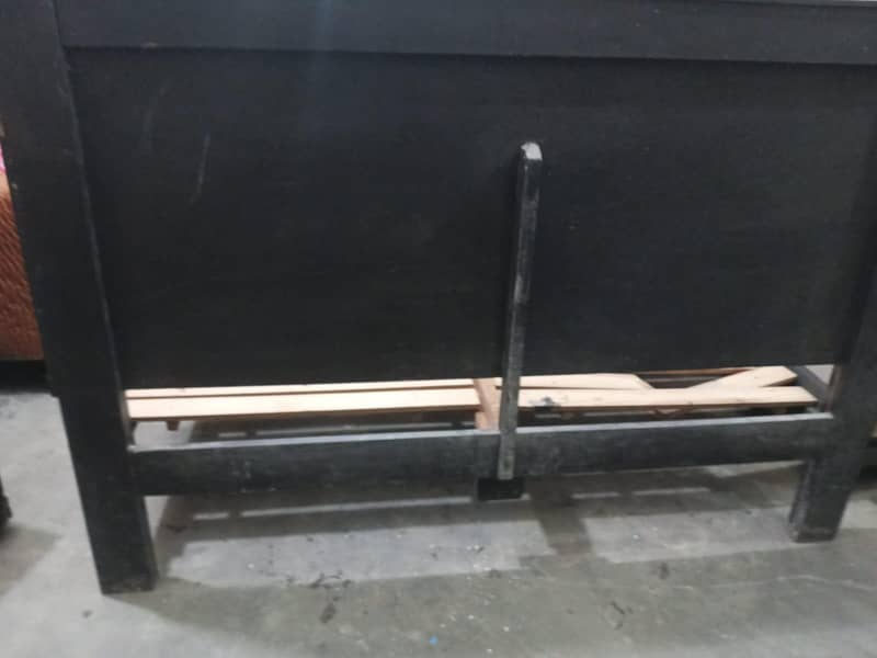 ڈبل بیڈ فل سایز مناسب قیمت میں دستیاب 1