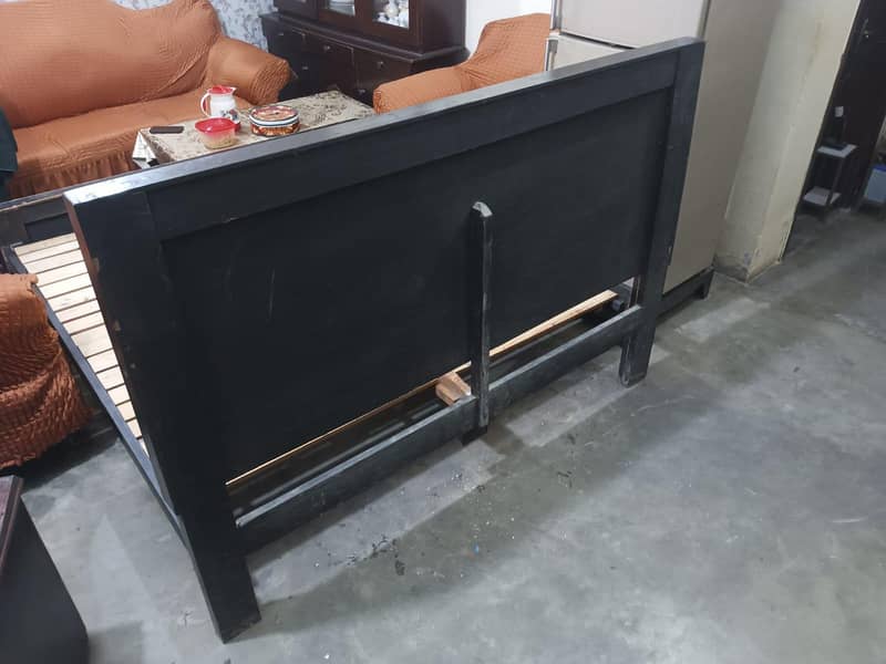 ڈبل بیڈ فل سایز مناسب قیمت میں دستیاب 4