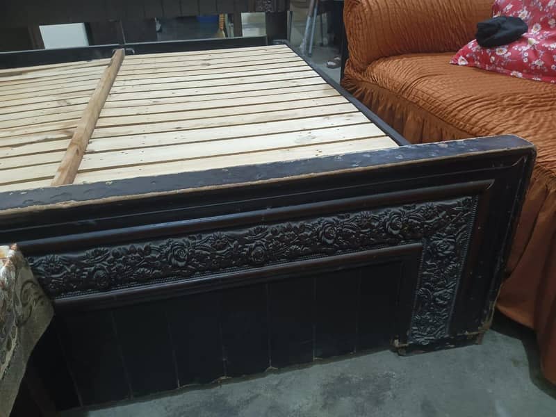 ڈبل بیڈ فل سایز مناسب قیمت میں دستیاب 5