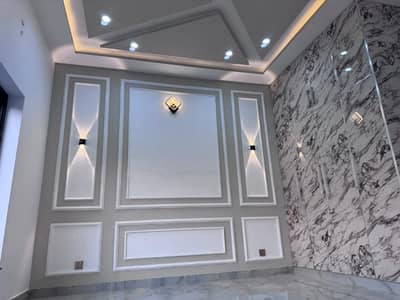 10 Marla full house in Tariq garden