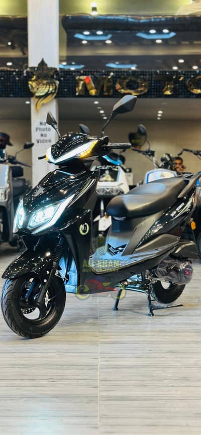 SCOOTY SCOOTER M6 E8S Pro T9 YADEA G7 T5 RAMZA EVEE NISA C1 AIR MALE