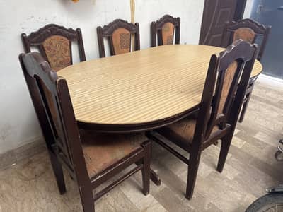 Dining Table with 6 Chairs – Good Condition
