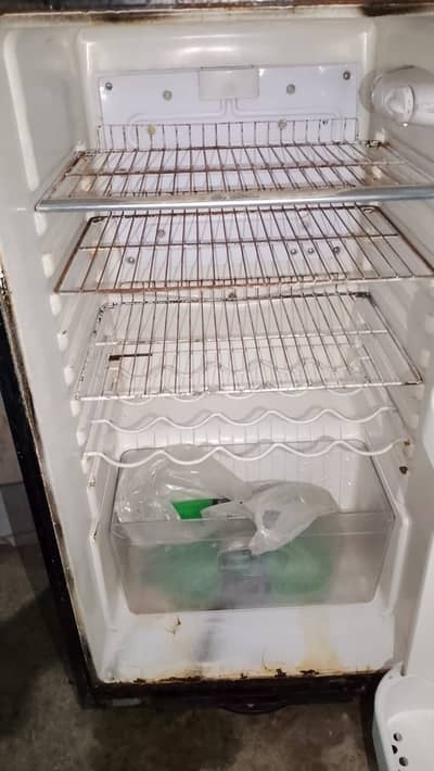 Orient 2 door refrigerator in working condition