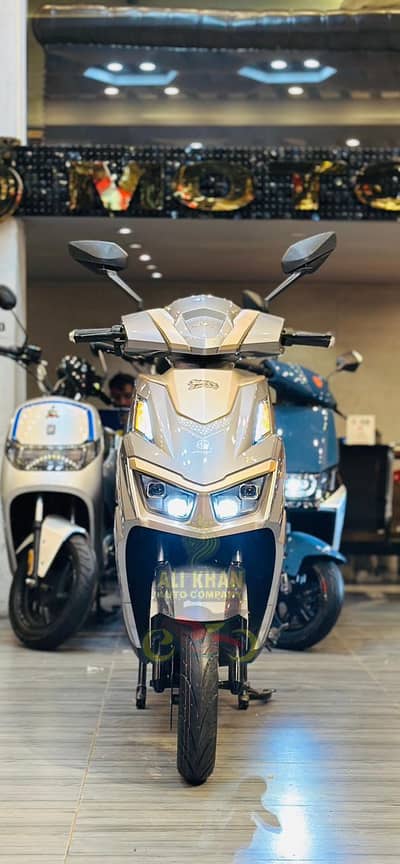 SCOOTY SCOOTER M6 E8S Pro T9 YADEA G7 T5 RAMZA EVEE NISA C1 AIR MALE