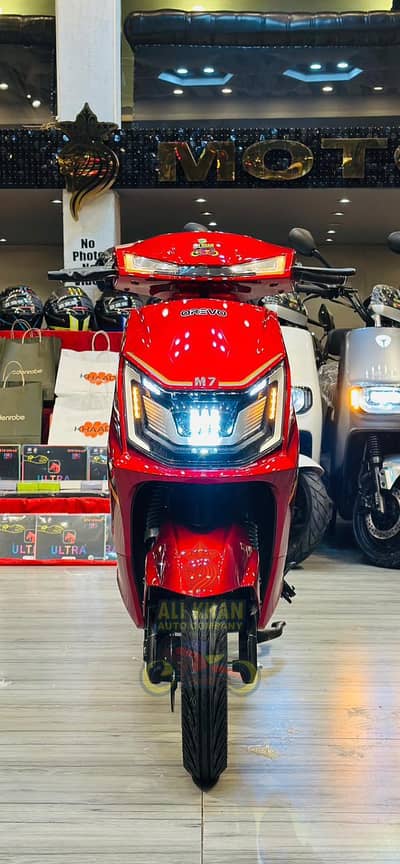 SCOOTY SCOOTER M6 E8S Pro T9 YADEA G7 T5 RAMZA EVEE NISA C1 AIR MALE