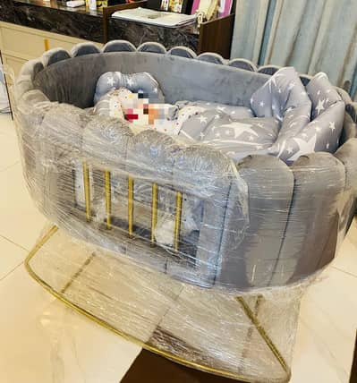 baby swing bed/ baby bassinet