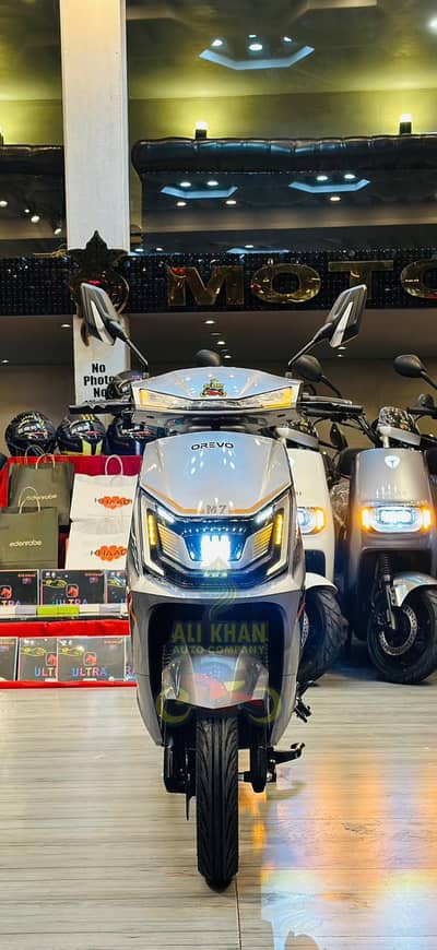 SCOOTY SCOOTER M6 E8S Pro T9 YADEA G7 T5 RAMZA EVEE NISA C1 AIR MALE