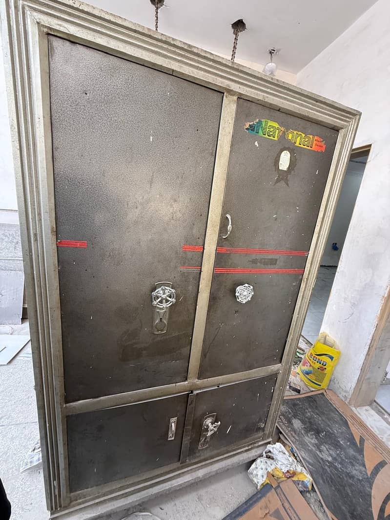 safe almari 6