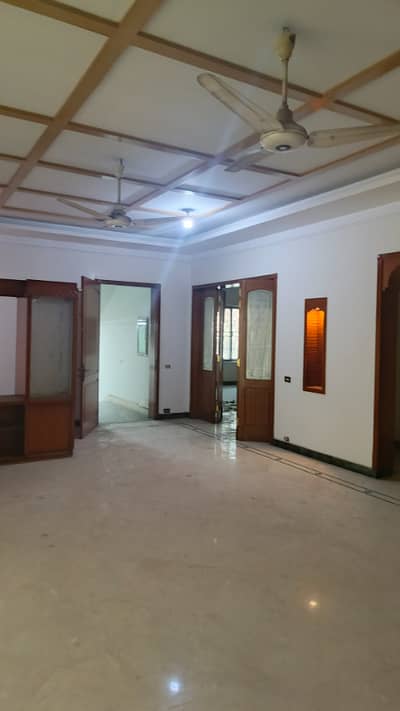 2 Kanal Commercial Upper Portion For Rent In GOR1 Shadman Jail Road