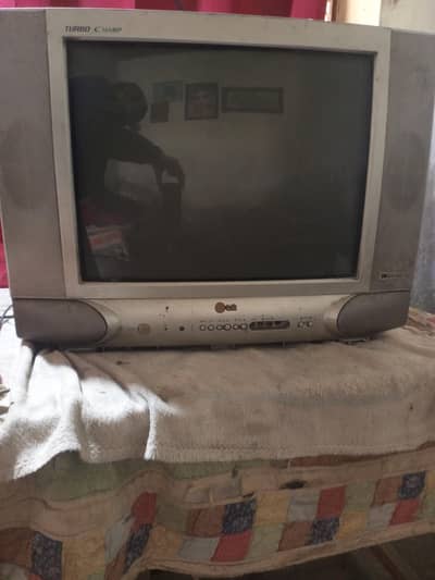 LG Tv for sale 10 by 9