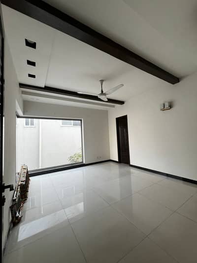 Most Luxurious 1 Kanal House Is Available For Rent In Phase 6 Dha