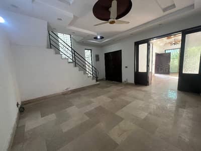 8MARLA FULL HOUSE IN DHA PHASE 5