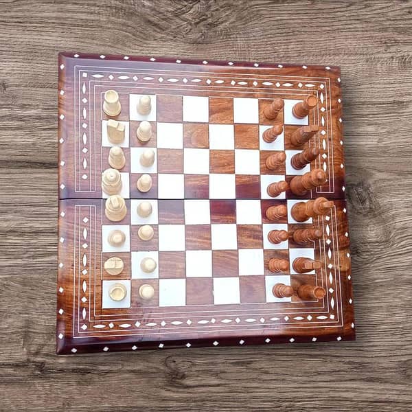 Sheesham Wooden Chess Board – Professional Quality with Hand-Carved Pieces