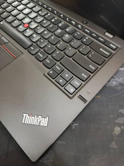 Lenovo X1 Carbon Core i7 5th Gen 8GB Ram 256GB SSD Touch Screen 2k