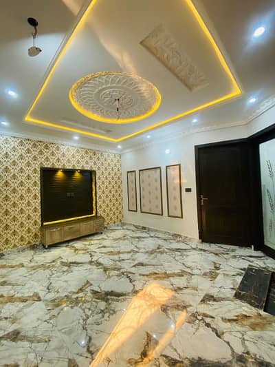 10 MARLA BRAND NEW UPPER PORTION FOR RENT IN MILITARY ACCOUNT COLLEGE ROAD LAHORE BIJLI PANI AVAILABLE USE FOR FAMILY