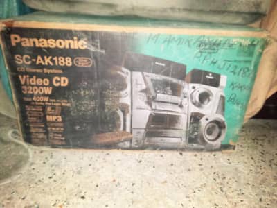 Panasonic5  CD video player