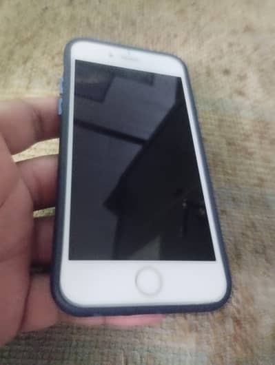 i phone 6 available ha blkul ok condition ma . . .