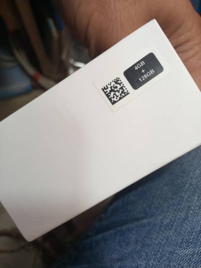 4/128 fresh 10.11 month warranty