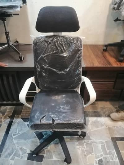 White Ergonomic breathable heigh adjustable chair with headrest