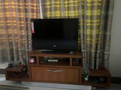 TV divider + TV for sale