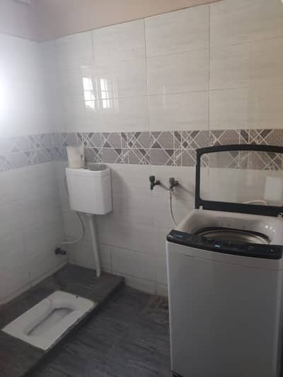 7 MARLA SECOND FLOOR FOR RENT NO GAS