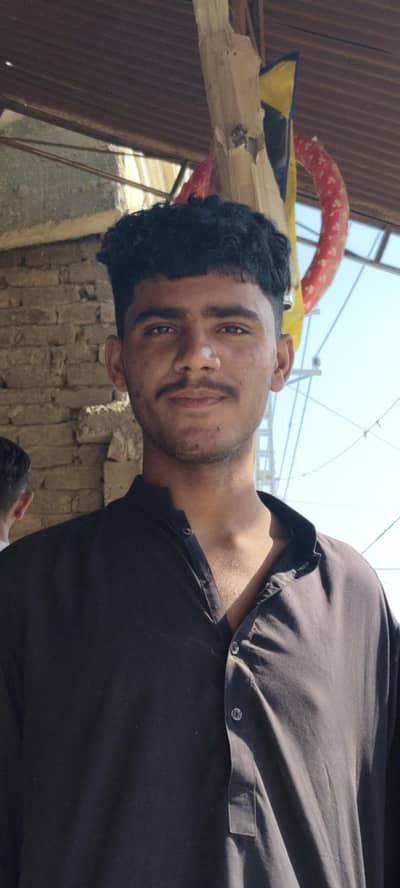 mujhe AK G. F aur monthly payment dono chahie phir kaam koi bhi ho me k