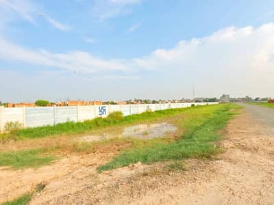 Facing Park Residential Plot Sized 10 Marla Available In Central Park - Block D