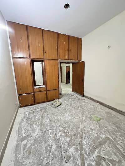 5 Marla upper portion for Rent(Near Hafiz sweets)