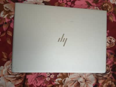 hp core i5 8 generation 8/256