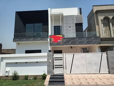 10Marla House For Rent Near To Park  Near To Commercial  Ideal Location