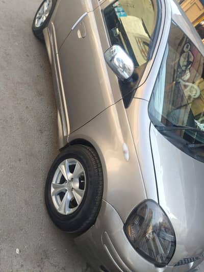 Toyota vitz 2004