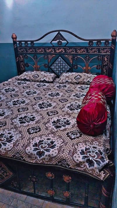 Double Size Iron Bed