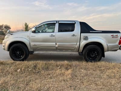 Toyota Hilux Invincible 2010 I Islamabad registered I Best Family car