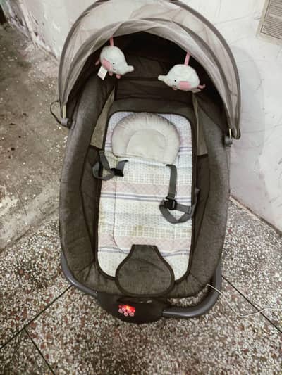 BABY SWING/KIDS ELECTRIC SWING/SWING/BASSINET MASTELA