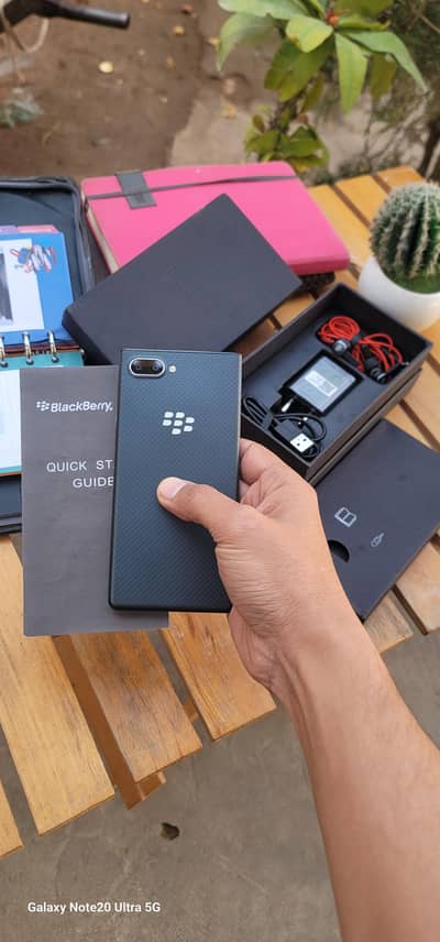 Blackberry key 2 le in just NEW condition (Non pta) complete box