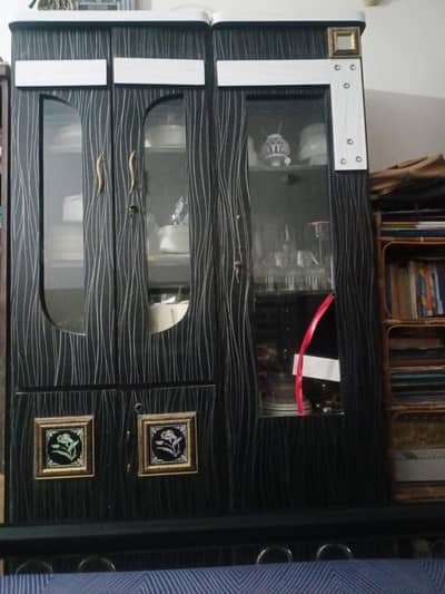 set hai almari dressing and devaiter. . .