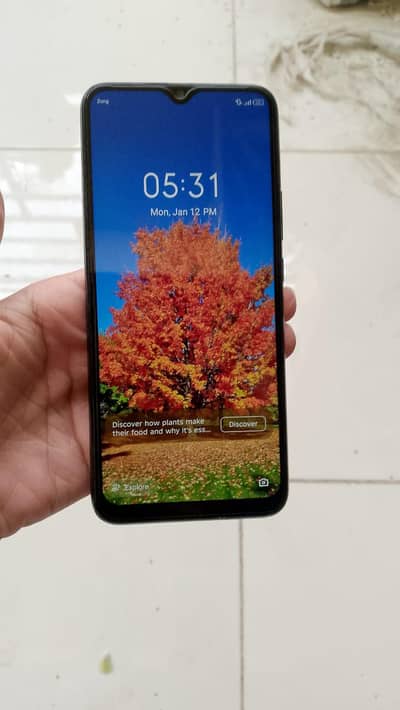 Infinix hot 10 play  4gb/64gb with box.