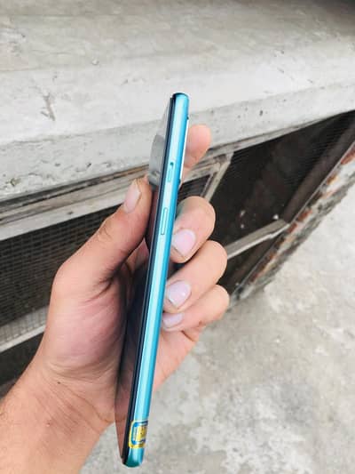 non PTA all ok oneplus 8t Dubai se aaya tha only one month use