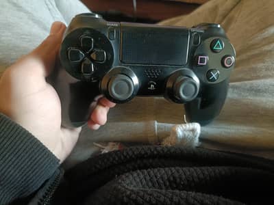 Original Sony PS4 DualShock 4 Controller – Excellent Condition
