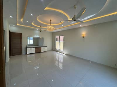 DHA PHASE 2 SECTOR A APPERMENT AVAILABLE FOR RENT