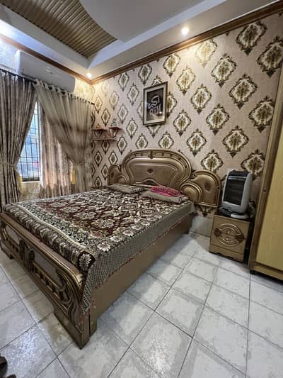 Queen size heavy wooden bed