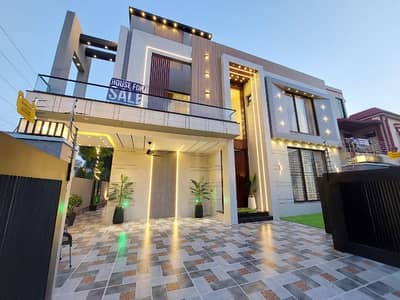 10 MARLA BRAND NEW LUXURY HOUSE FOR SALE